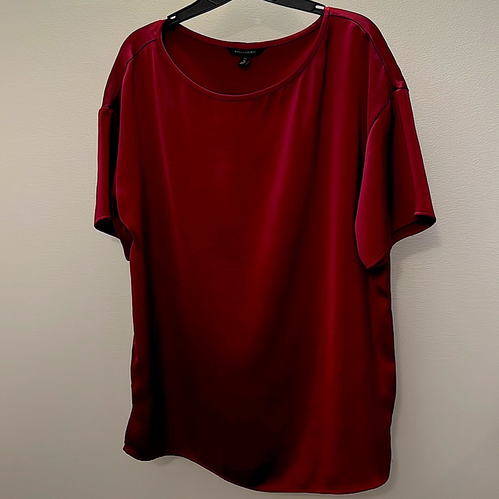 Banana Republic beautiful silky burgundy blouse!